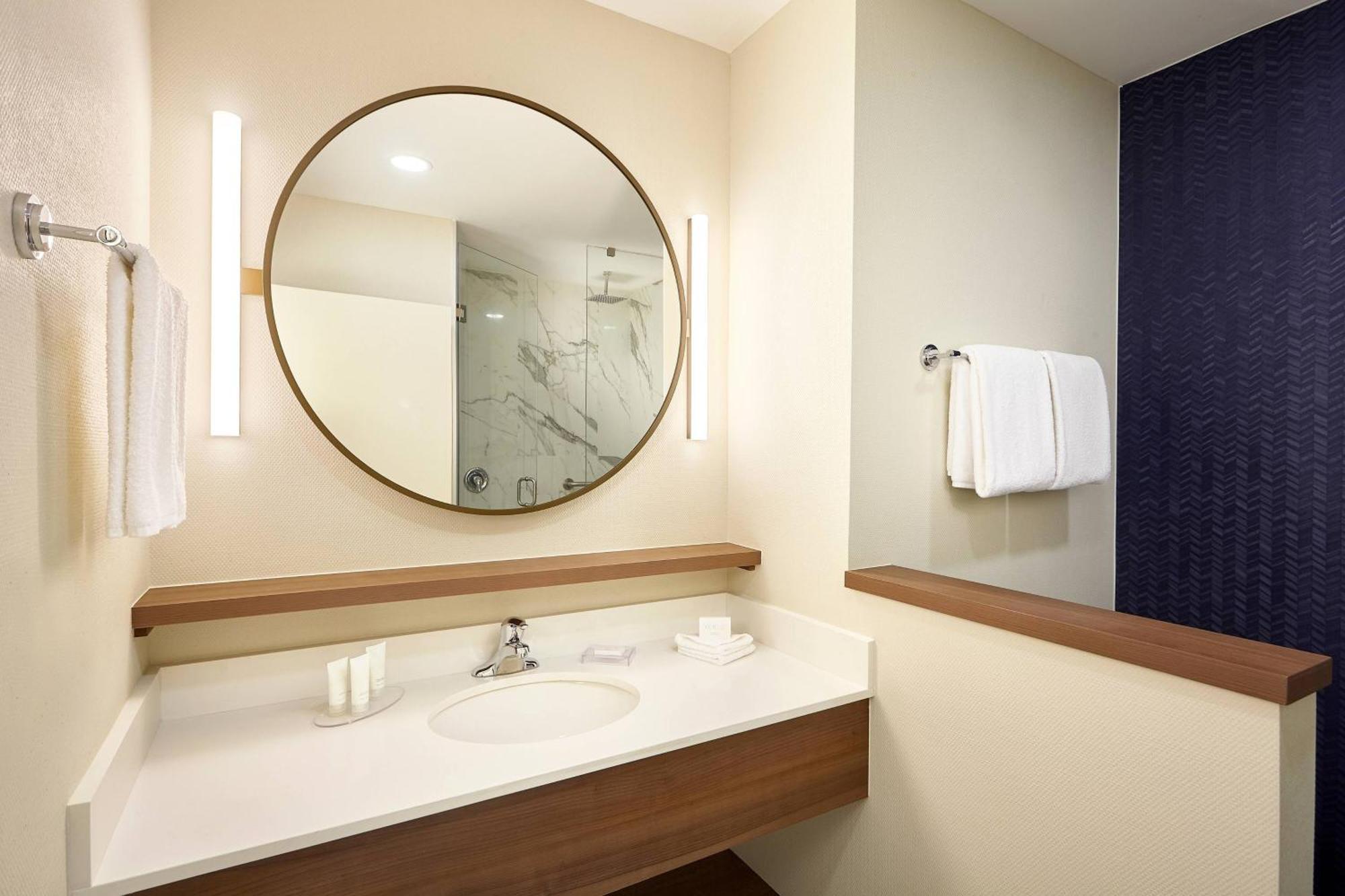 Fairfield Inn & Suites Silao Guanajuato Airport Bagian luar foto